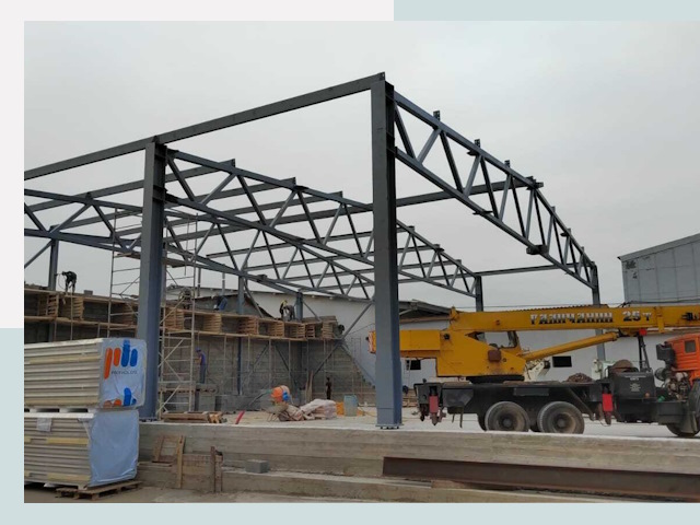 Строительство цехов в Муравленке